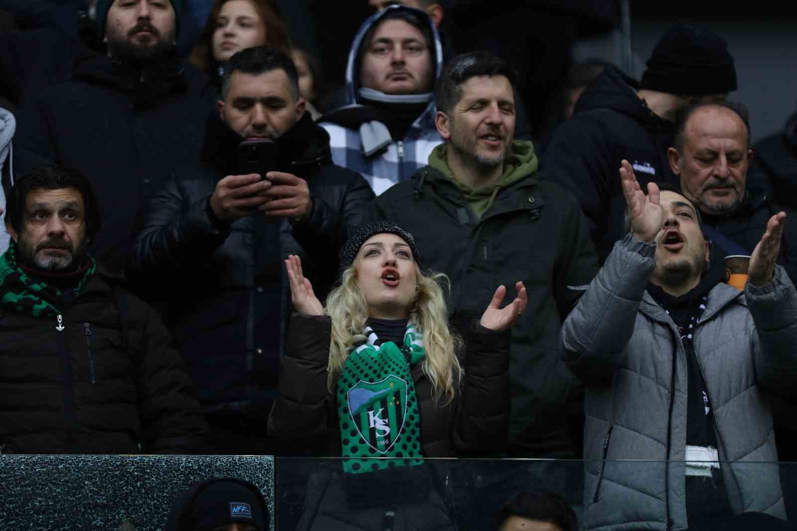 Trendyol Süper Lig: Kocaelispor: 0 - Trabzonspor: 0 (Maç devam ediyor)
