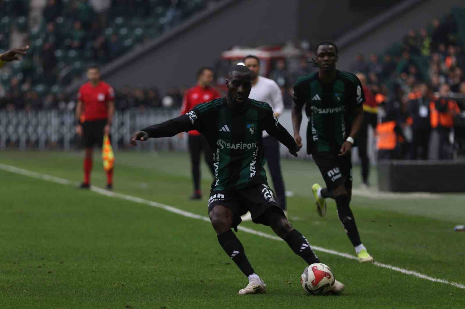 Trendyol Süper Lig: Kocaelispor: 1 - Göztepe:1 (Maç sonucu)
