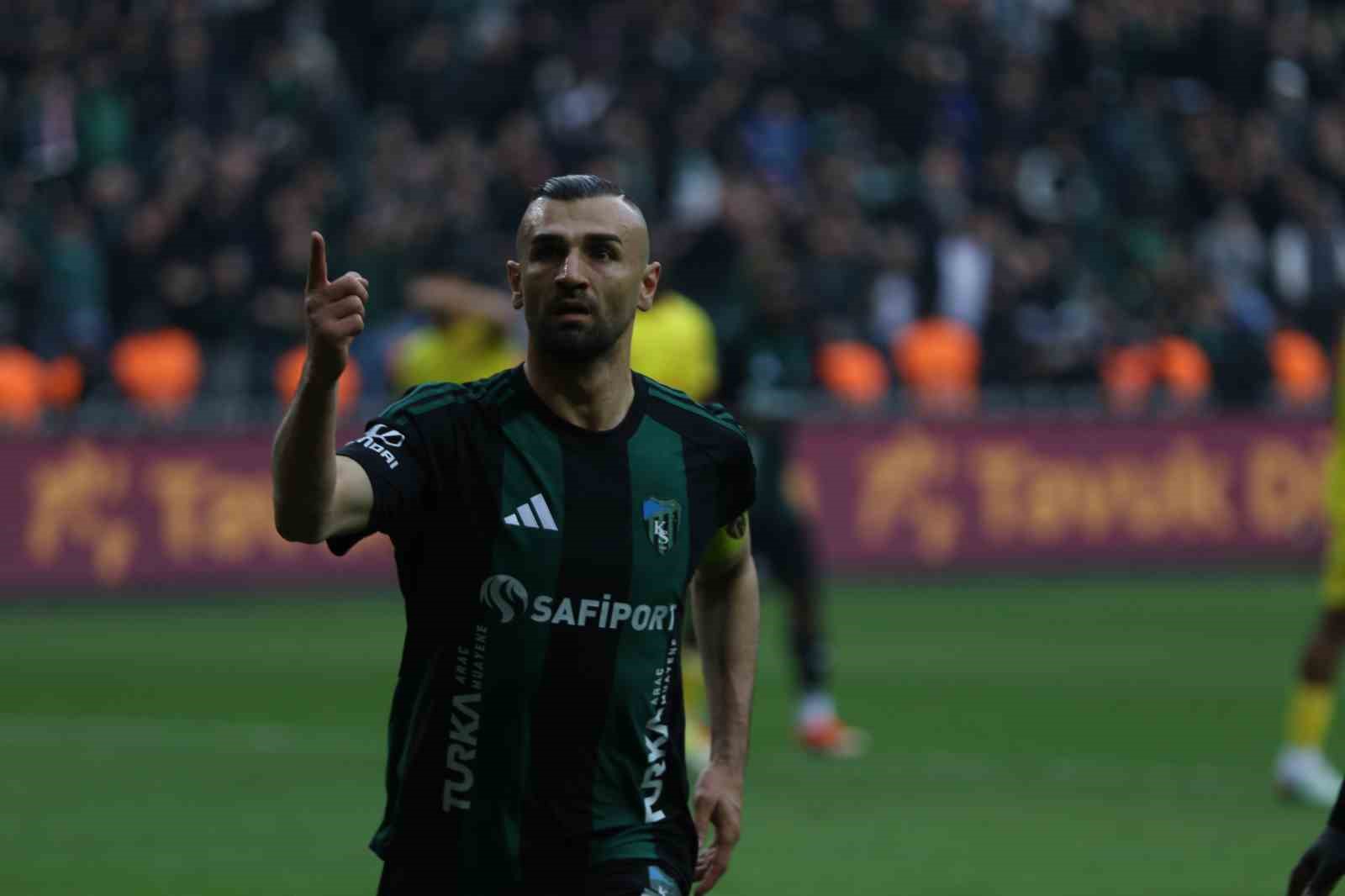 Trendyol Süper Lig: Kocaelispor: 1 - Göztepe:1 (Maç sonucu)
