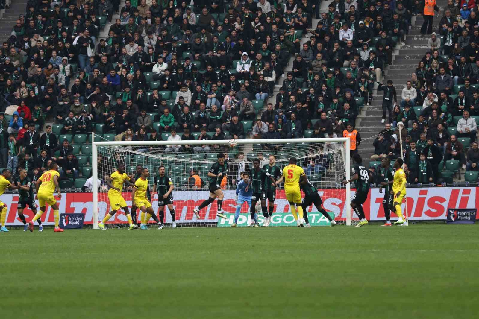 Trendyol Süper Lig: Kocaelispor: 1 - Göztepe:1 (Maç sonucu)
