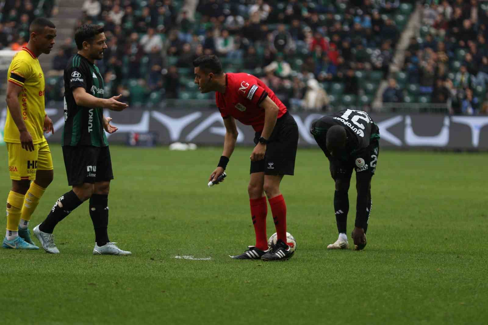 Trendyol Süper Lig: Kocaelispor: 1 - Göztepe:1 (Maç sonucu)

