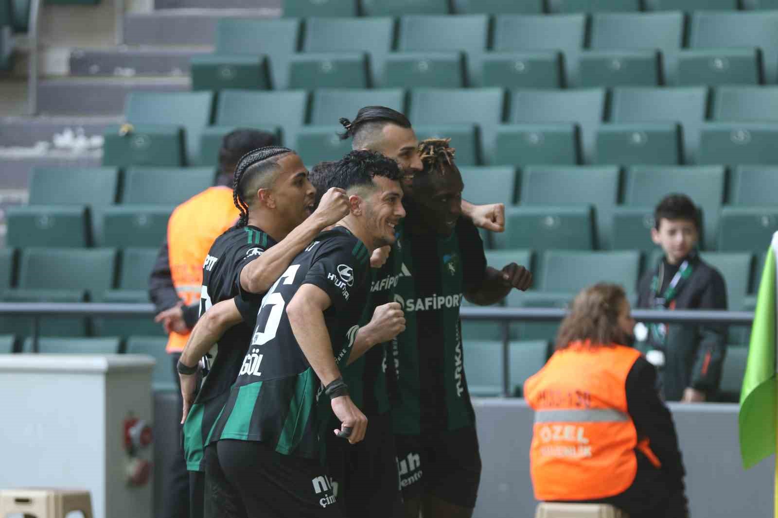 Trendyol Süper Lig: Kocaelispor: 1 - Konyaspor: 2 (Maç sonucu)
