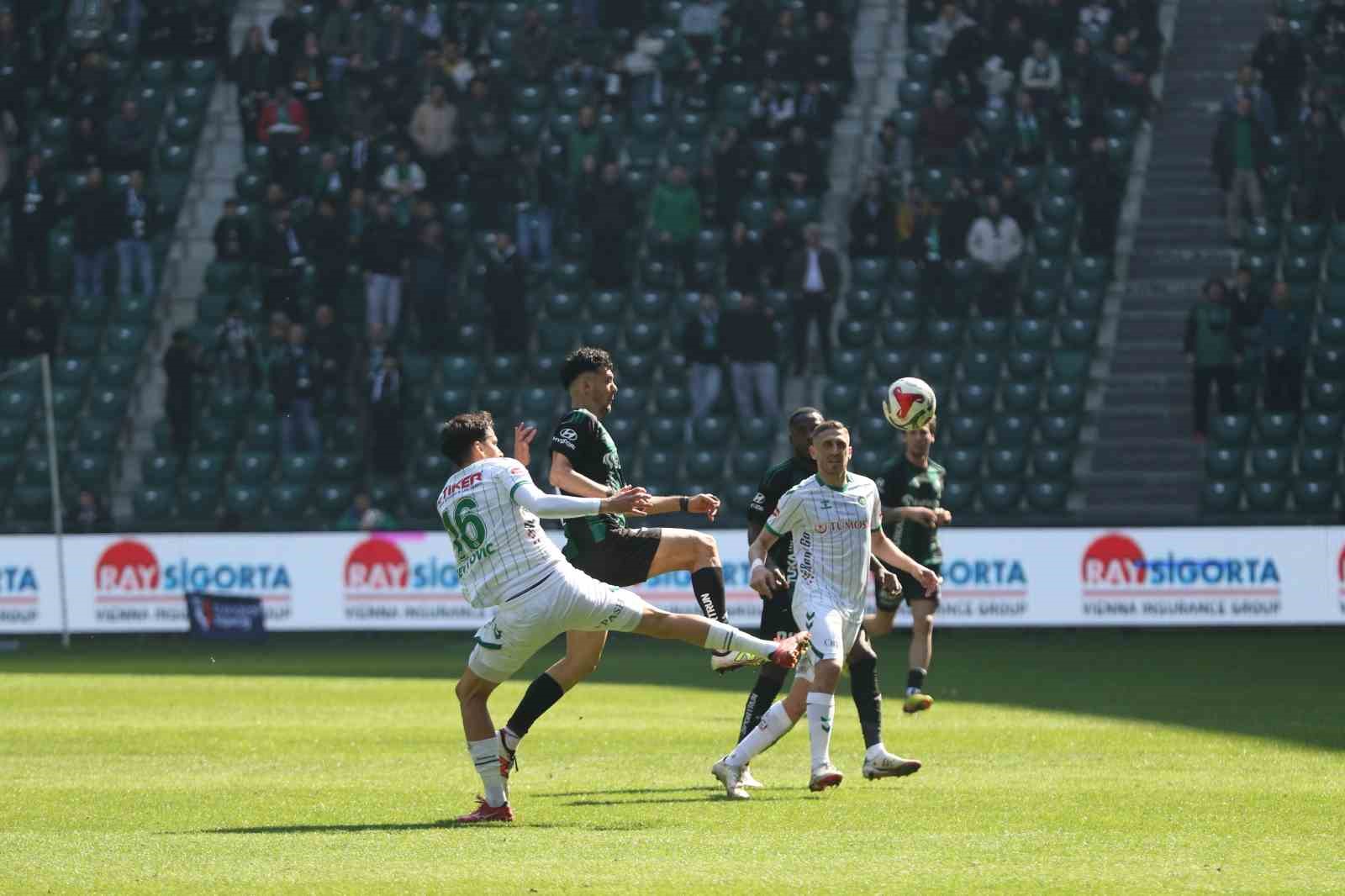 Trendyol Süper Lig: Kocaelispor: 1 - Konyaspor: 2 (Maç sonucu)
