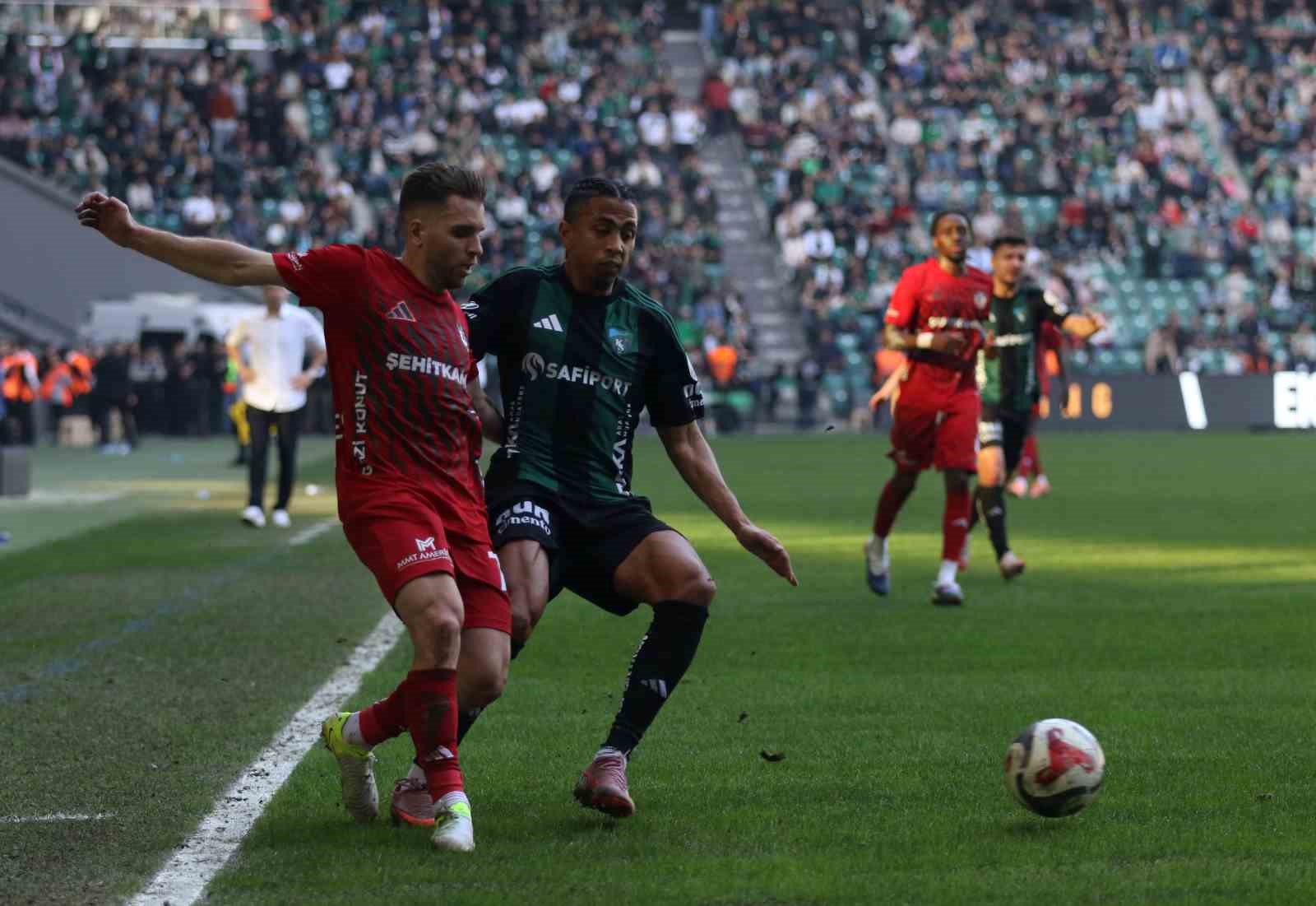 Trendyol Süper Lig: Kocaelispor: 3 - Gaziantep FK: 0 (Maç sonucu)
Trendyol Süper Lig: Kocaelispor: 3 - Gaziantep FK: 0 (Maç sonucu)