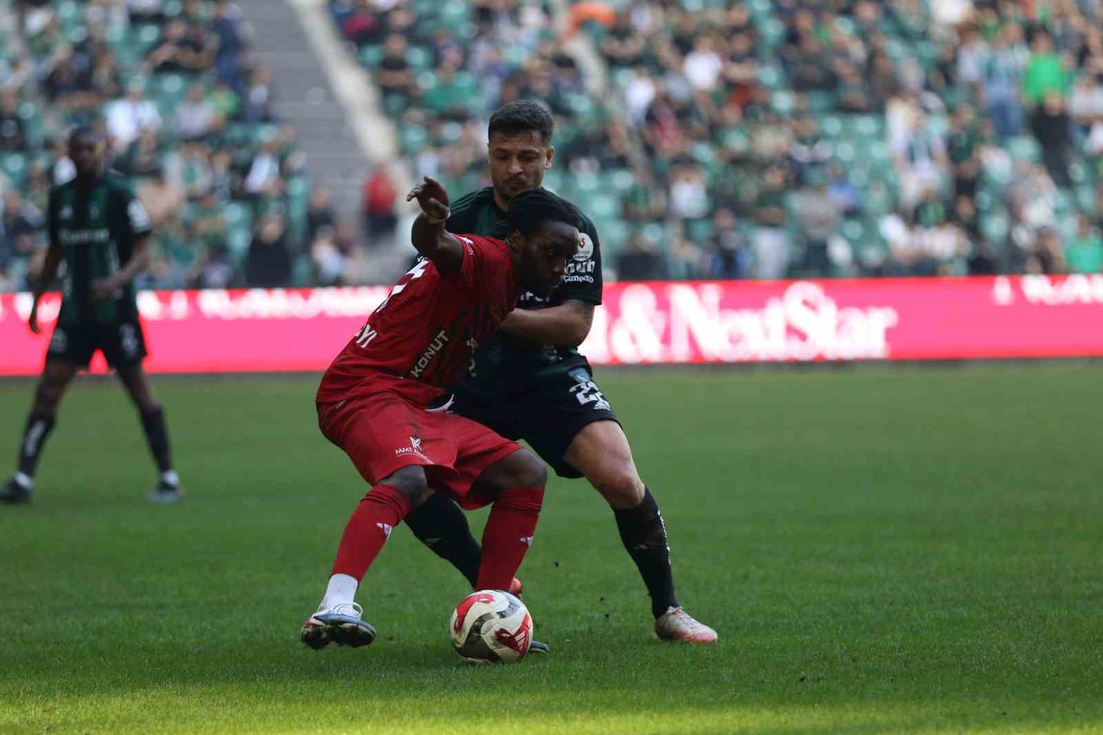 Trendyol Süper Lig: Kocaelispor: 3 - Gaziantep FK: 0 (Maç sonucu)
Trendyol Süper Lig: Kocaelispor: 3 - Gaziantep FK: 0 (Maç sonucu)