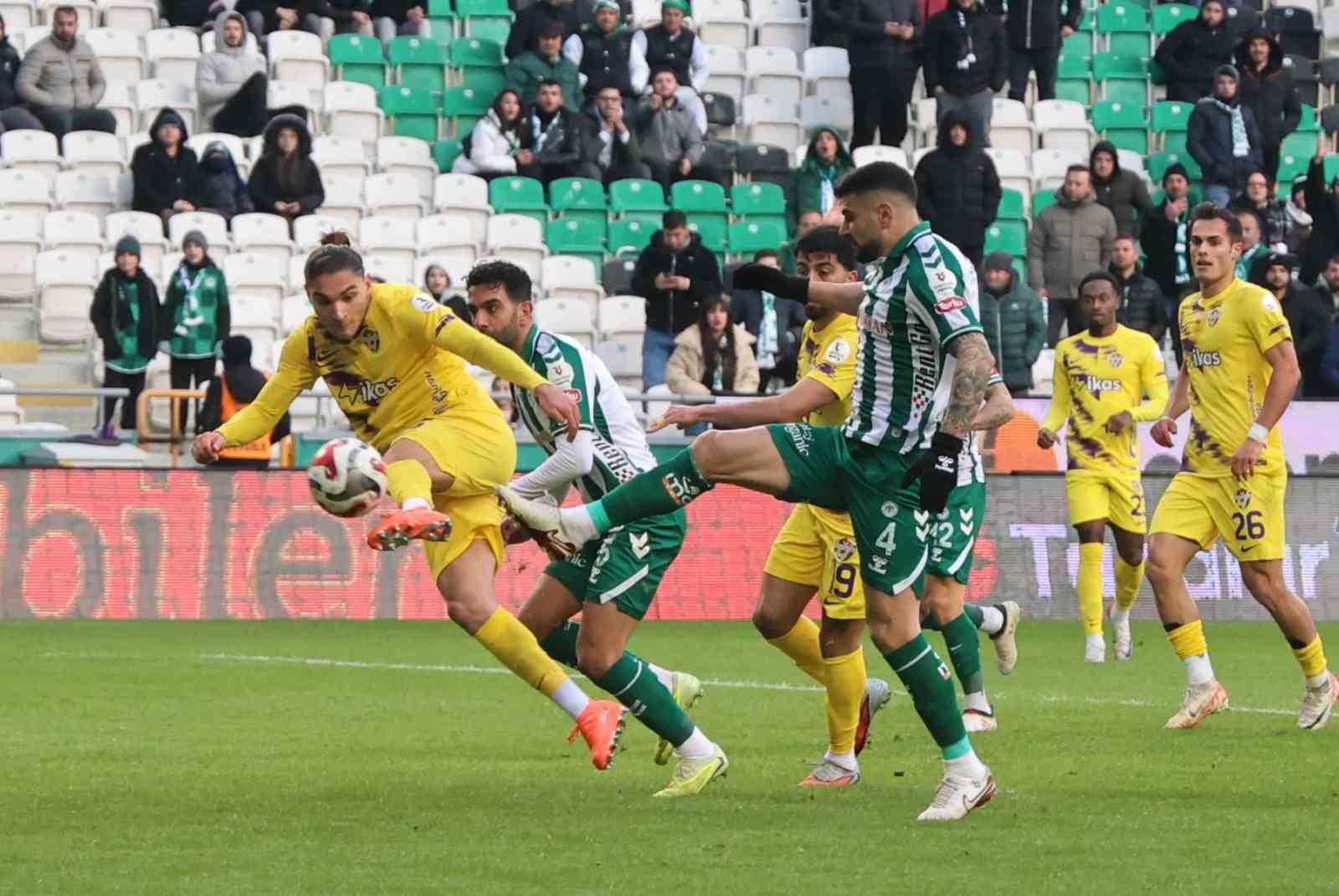 Trendyol Süper Lig: Konyaspor: 0 - Eyüpspor: 0 (İlk yarı)
