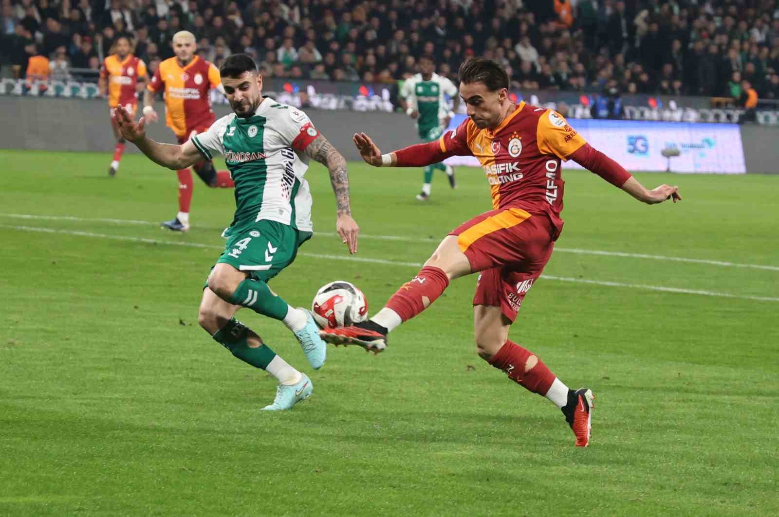 Trendyol Süper Lig: Konyaspor: 0 - Galatasaray: 0 (İlk yarı)
