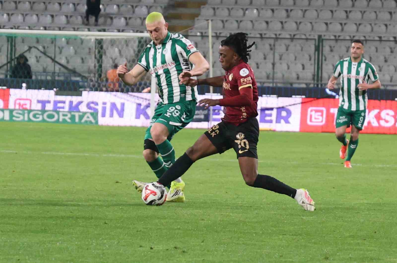 Trendyol Süper Lig: Konyaspor: 0 - Gençlerbirliği: 0 (İlk yarı)
