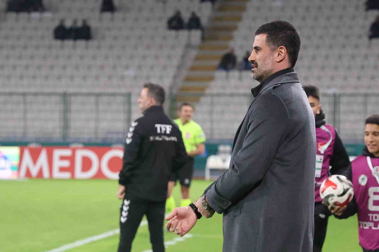 Trendyol Süper Lig: Konyaspor: 0 - Gençlerbirliği: 0 (İlk yarı)
