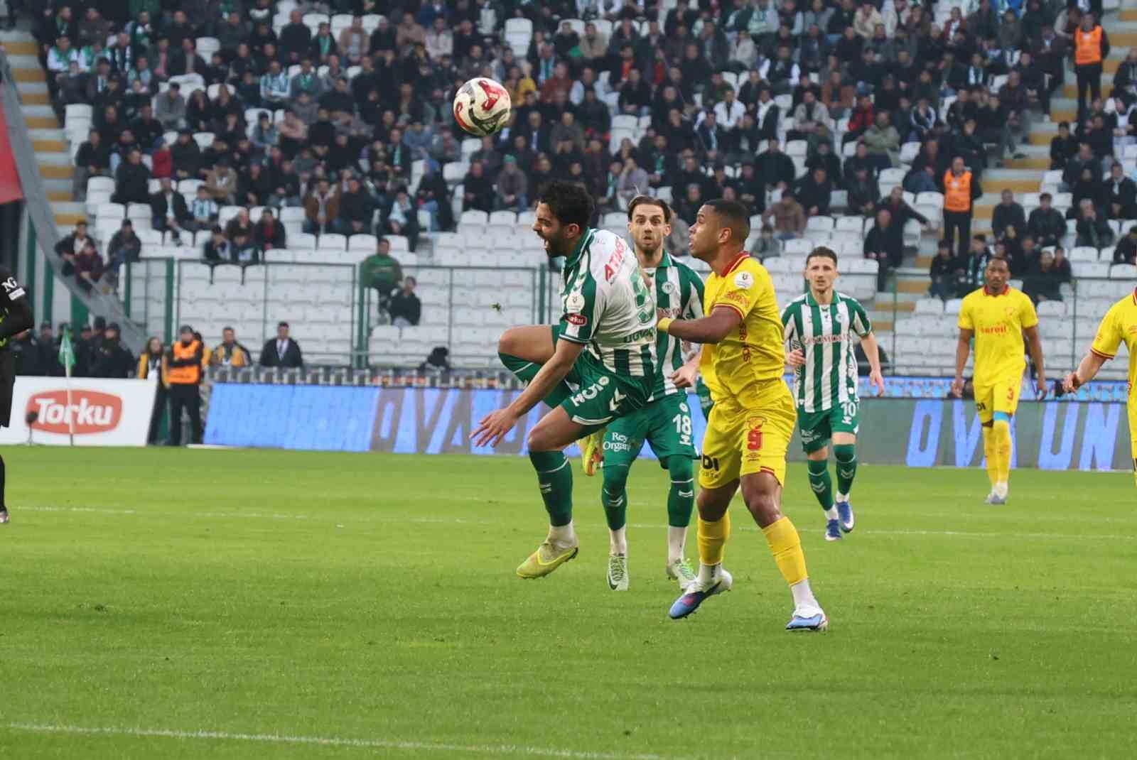 Trendyol Süper Lig: Konyaspor: 0 - Göztepe: 0 (İlk yarı)
