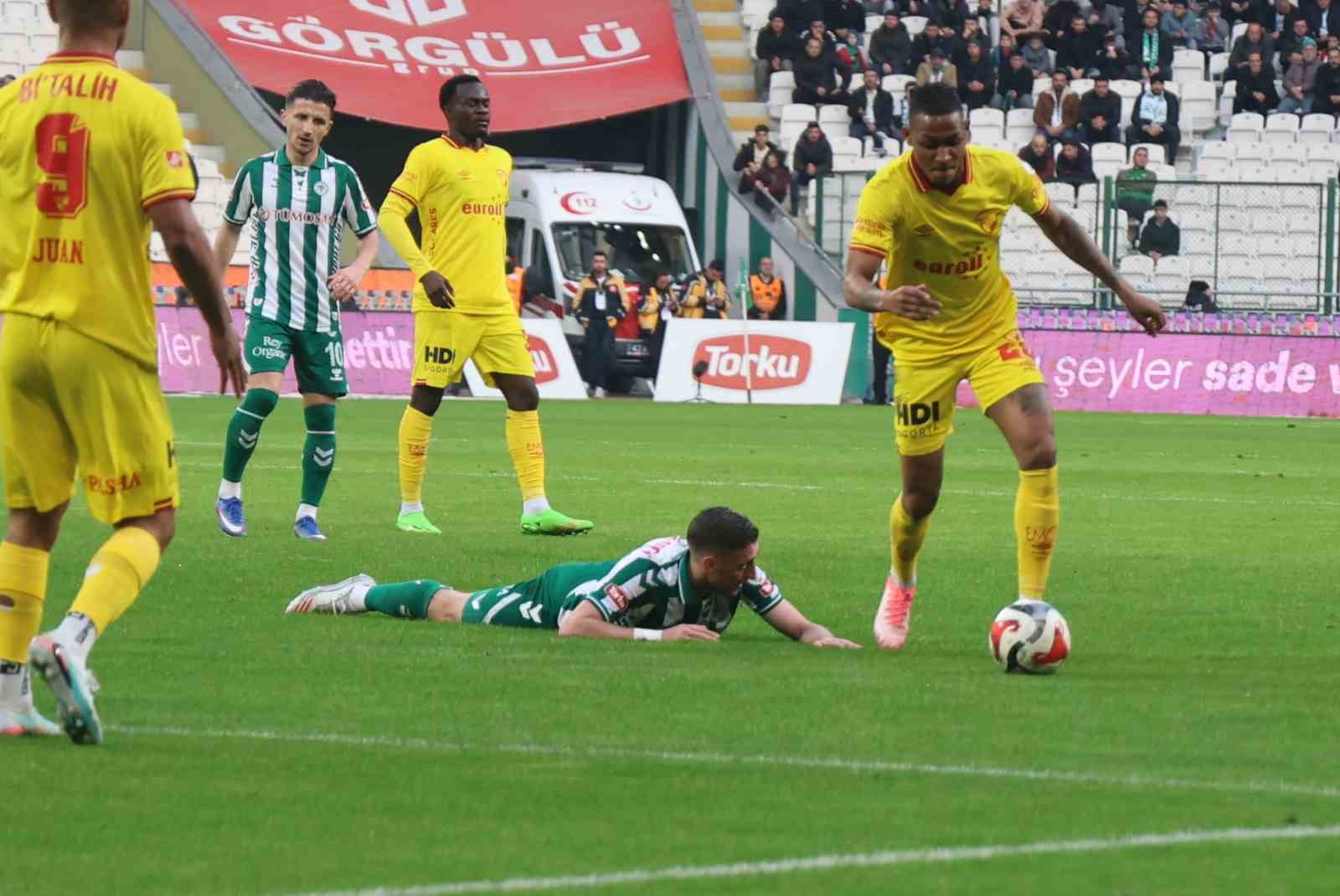 Trendyol Süper Lig: Konyaspor: 0 - Göztepe: 0 (İlk yarı)

