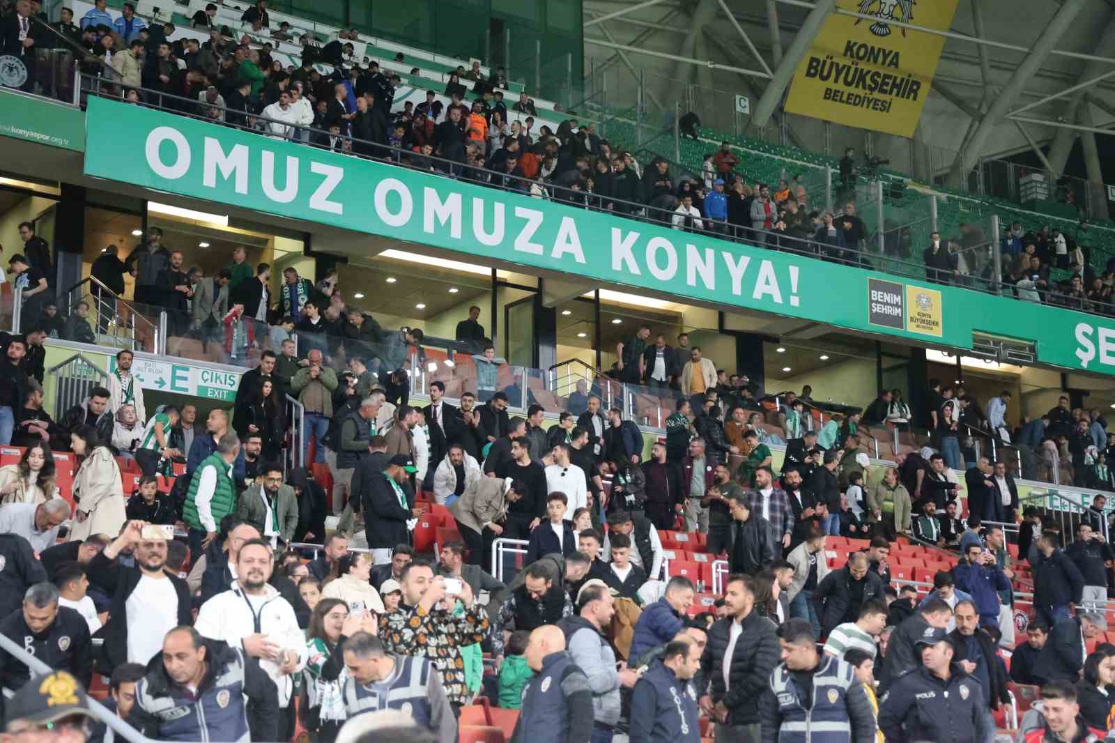 Trendyol Süper Lig: Konyaspor: 0 - Trabzonspor: 0 (Maç devam ediyor)
