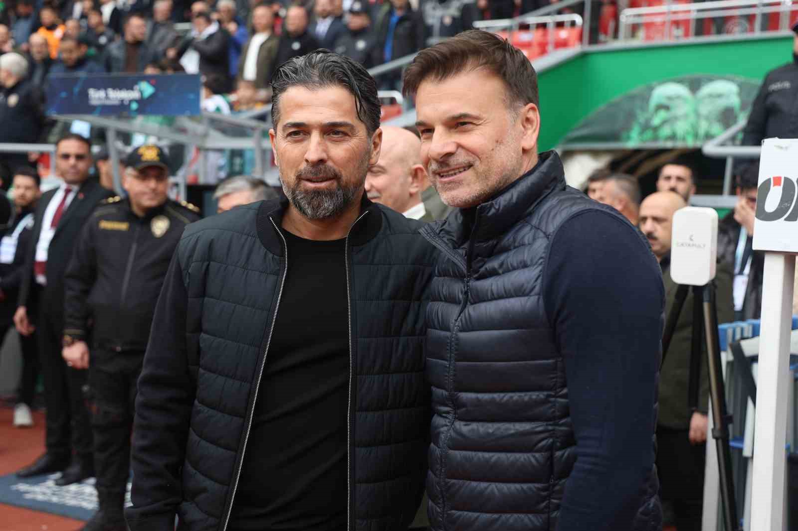 Trendyol Süper Lig: Konyaspor: 2 - Fatih Karagümrük: 0 (İlk yarı)
Trendyol Süper Lig: Konyaspor: 2 - Fatih Karagümrük: 0 (İlk yarı)