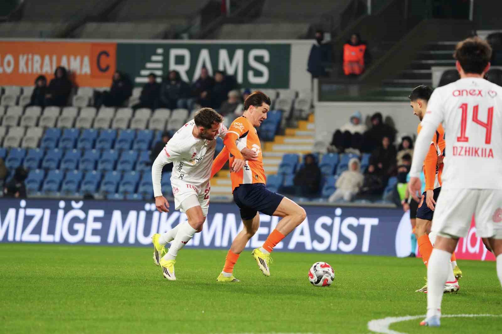 Trendyol Süper Lig: RAMS Başakşehir: 0 - Antalyaspor: 0 (Maç sonucu)

