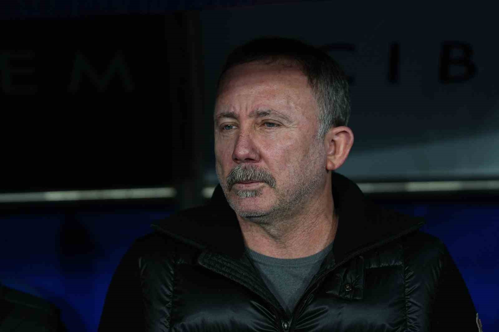 Trendyol Süper Lig: RAMS Başakşehir: 0 - Beşiktaş: 0 (Maç devam ediyor)
