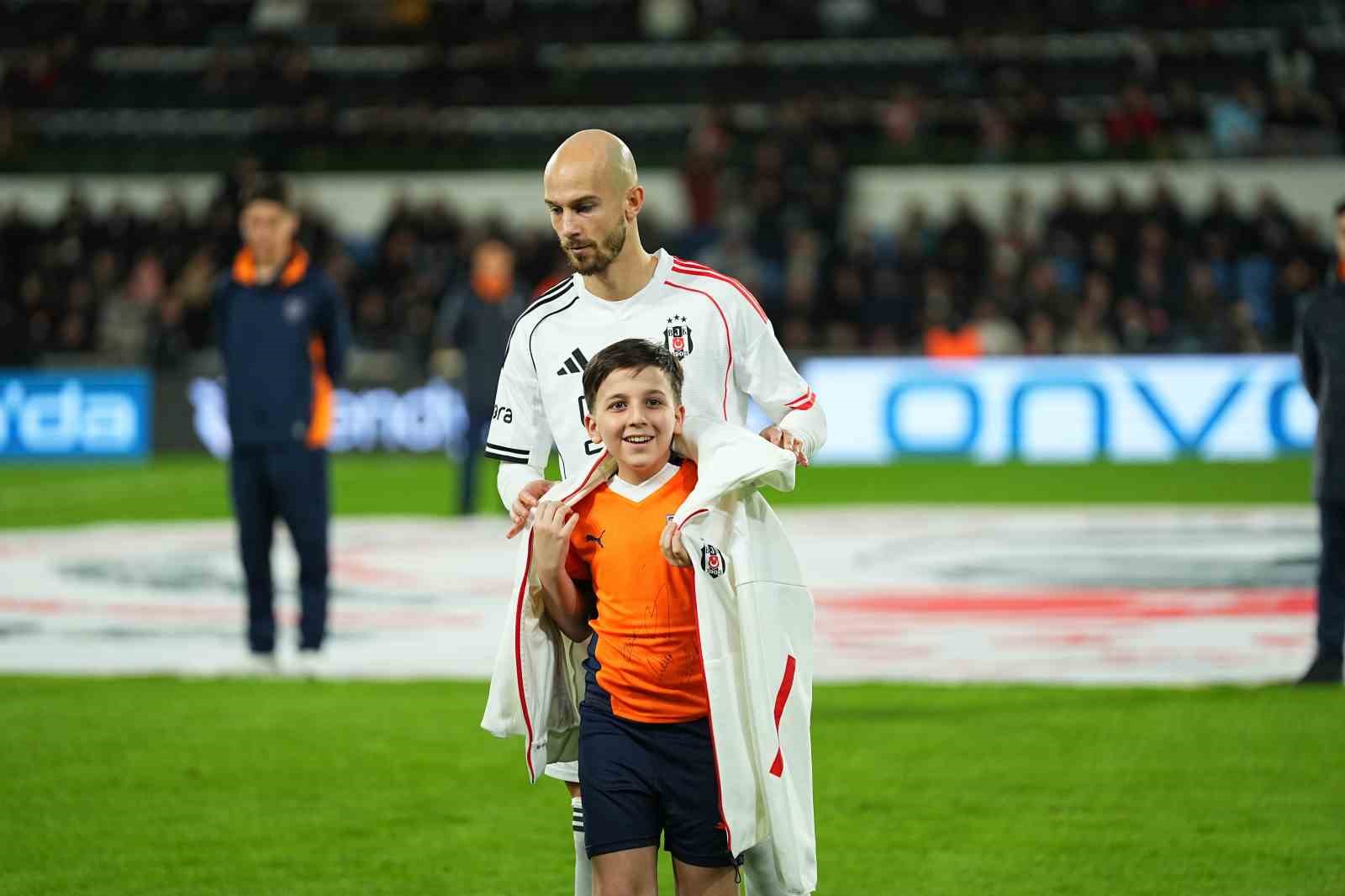 Trendyol Süper Lig: RAMS Başakşehir: 0 - Beşiktaş: 0 (Maç devam ediyor)
