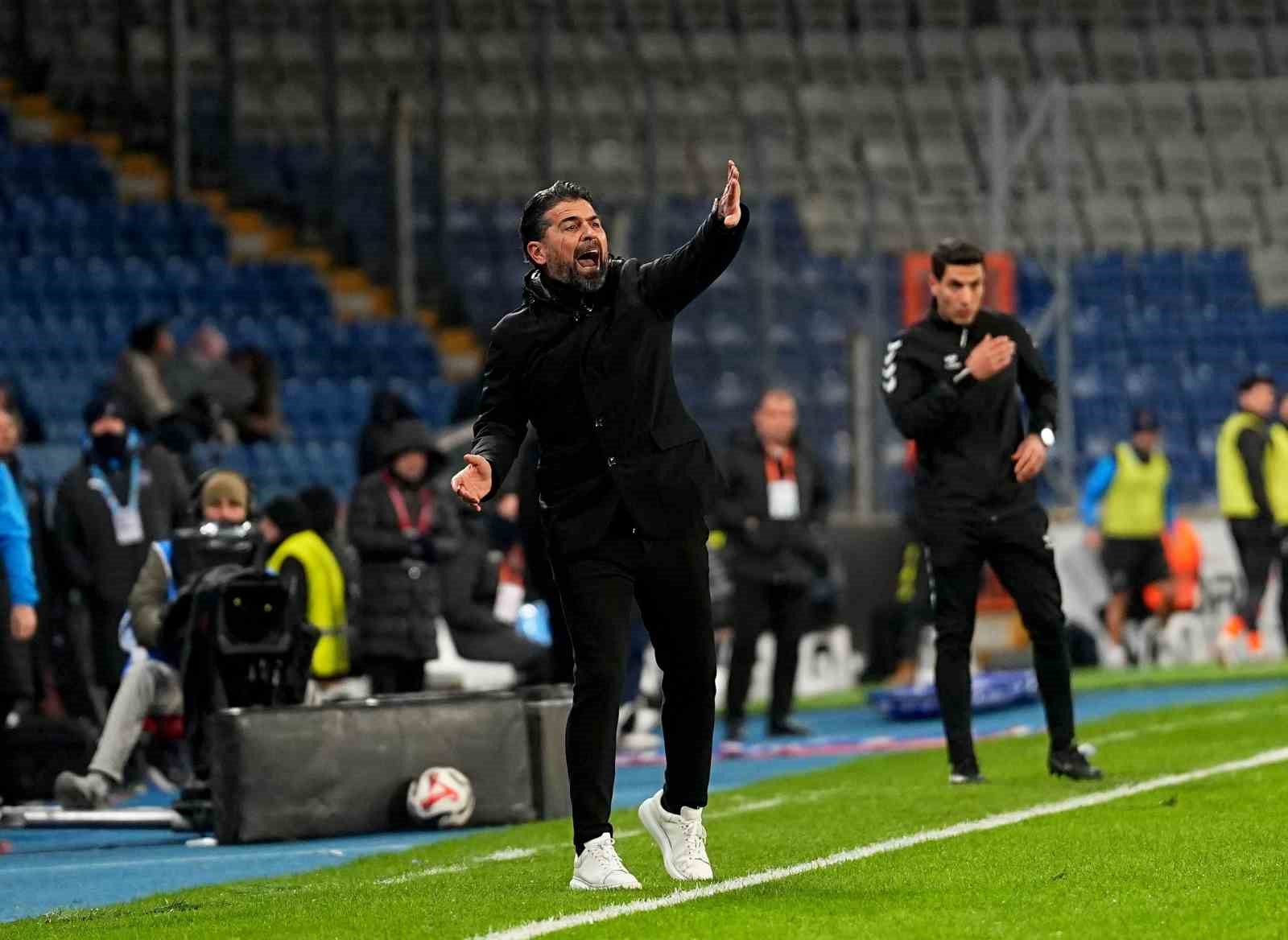 Trendyol Süper Lig: RAMS Başakşehir: 0 - Konyaspor: 0 (İlk yarı)
