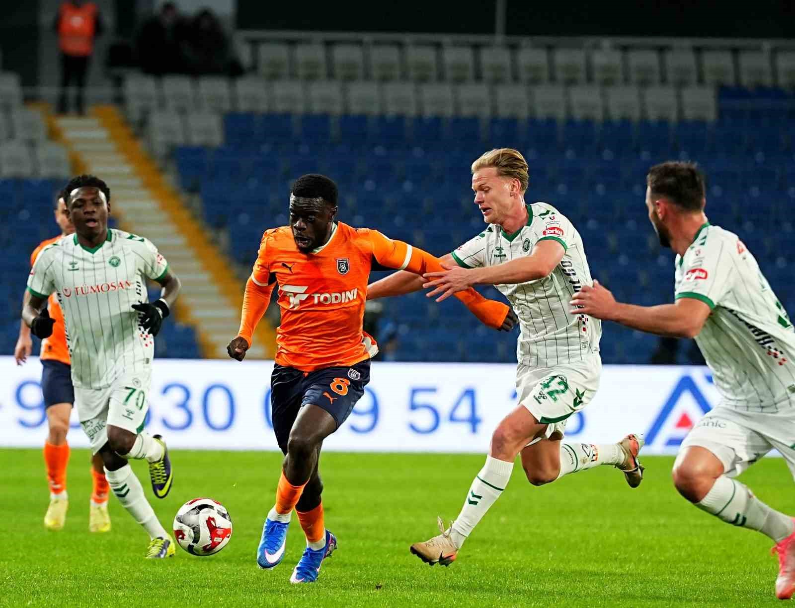 Trendyol Süper Lig: RAMS Başakşehir: 0 - Konyaspor: 0 (İlk yarı)
