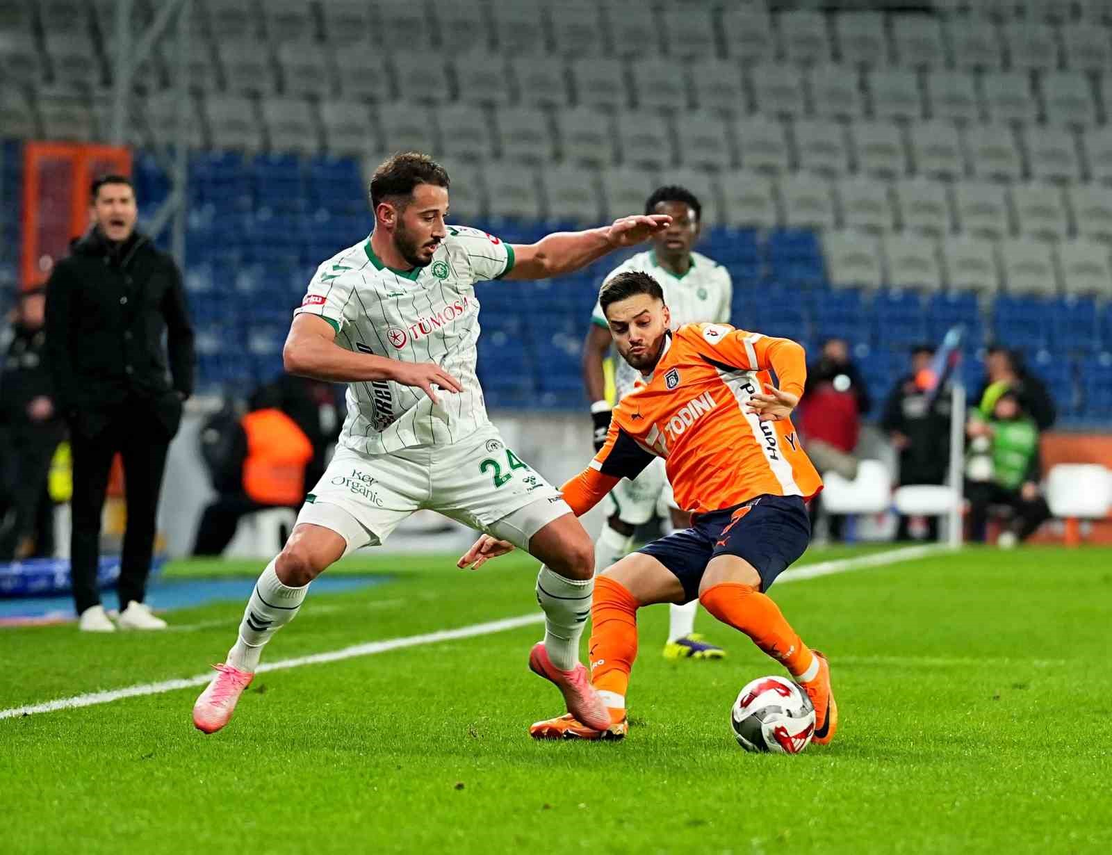 Trendyol Süper Lig: RAMS Başakşehir: 0 - Konyaspor: 0 (İlk yarı)
