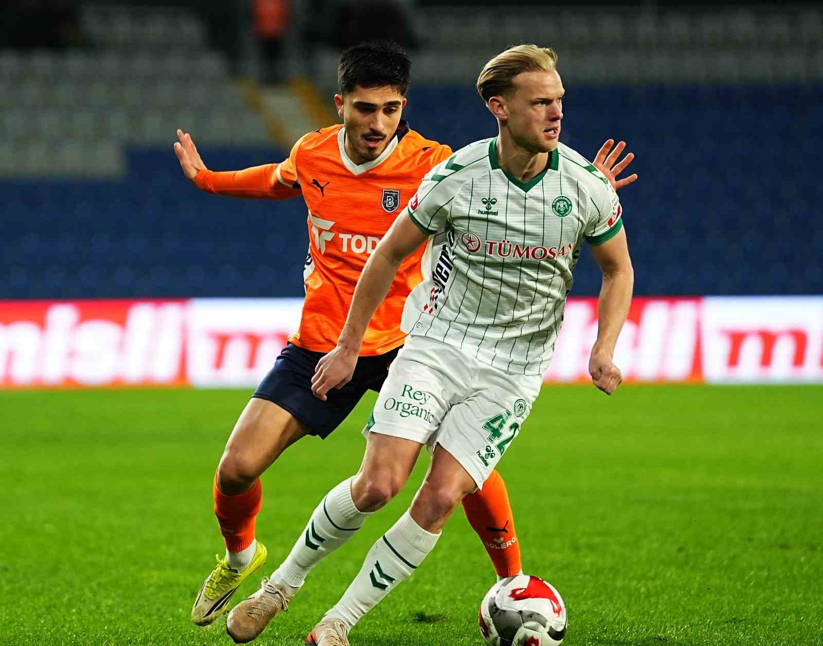 Trendyol Süper Lig: RAMS Başakşehir: 0 - Konyaspor: 0 (Maç devam ediyor)
