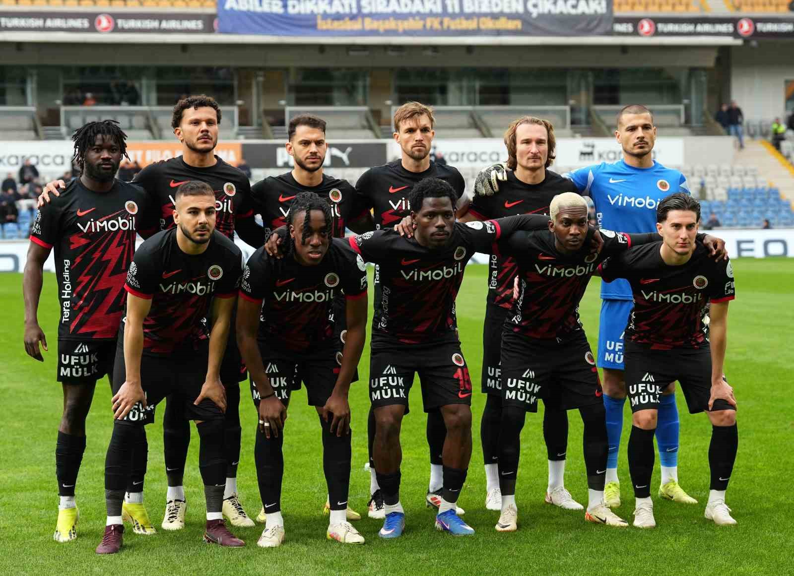 Trendyol Süper Lig: RAMS Başakşehir: 1 - Gençlerbirliği: 0 (Maç devam ediyor)
