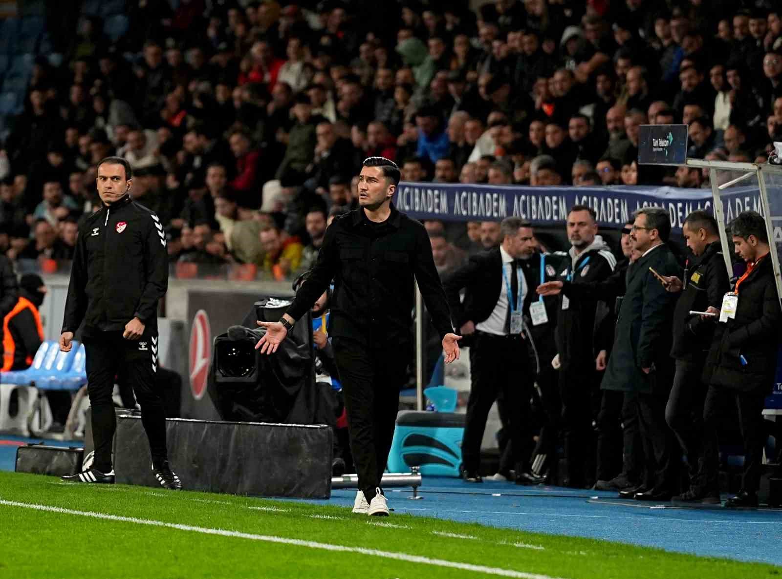 Trendyol Süper Lig: RAMS Başakşehir: 2 - Beşiktaş: 3 (Maç sonucu)
