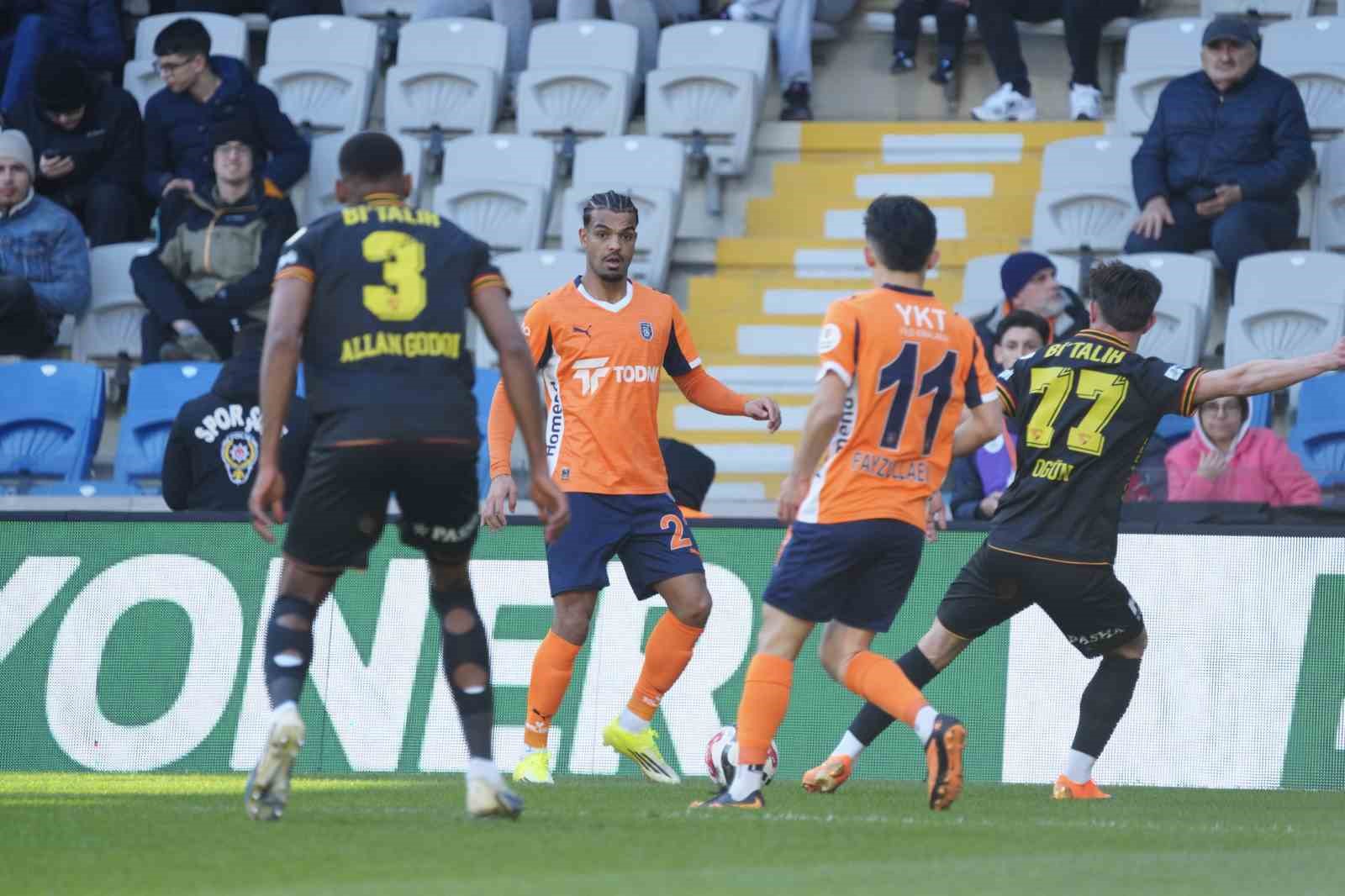 Trendyol Süper Lig: RAMS Başakşehir: 2 - Göztepe: 1 (Maç sonucu)
