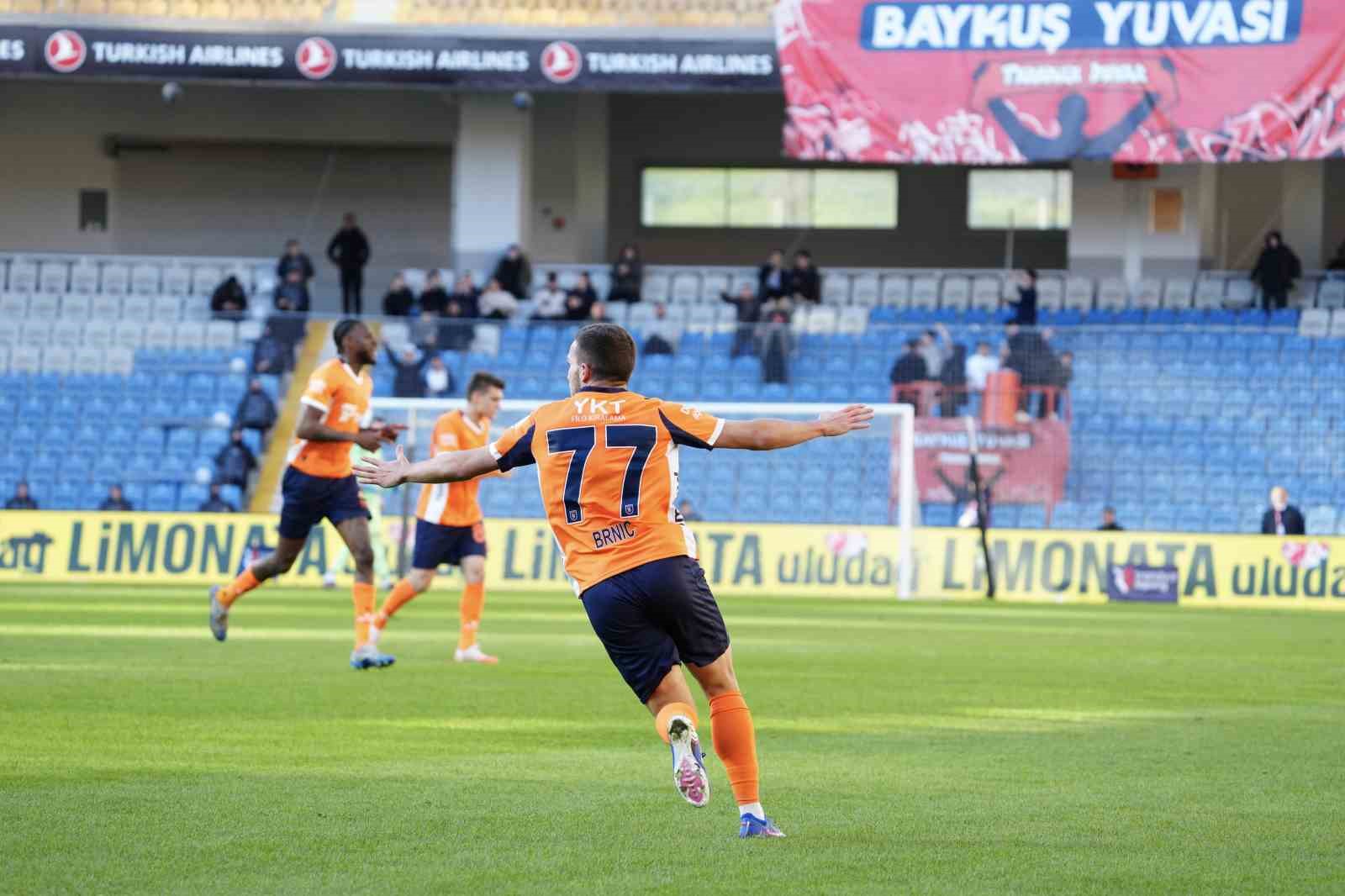 Trendyol Süper Lig: RAMS Başakşehir: 2 - Göztepe: 1 (Maç sonucu)
