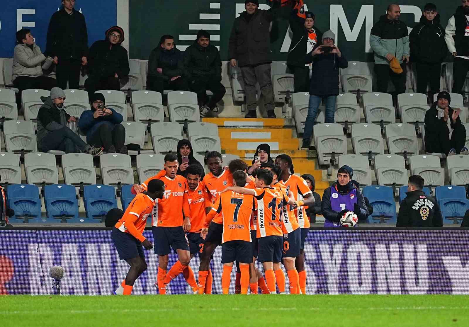 Trendyol Süper Lig: RAMS Başakşehir: 2 - Konyaspor: 0 (Maç sonucu)
