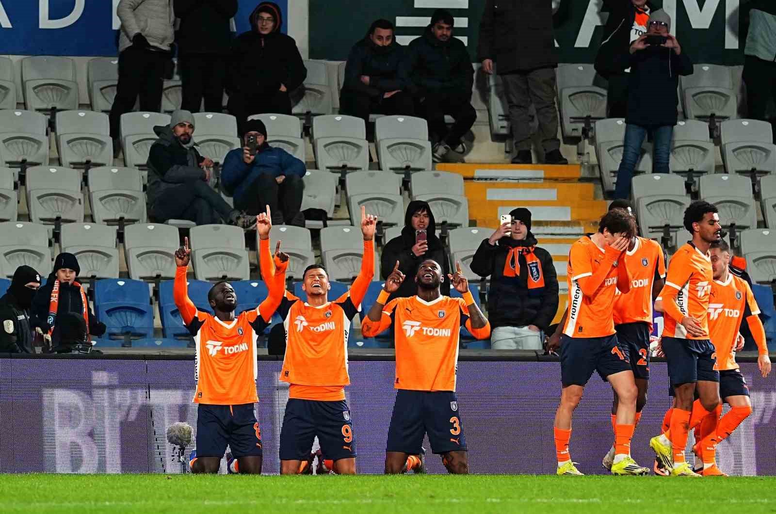 Trendyol Süper Lig: RAMS Başakşehir: 2 - Konyaspor: 0 (Maç sonucu)
