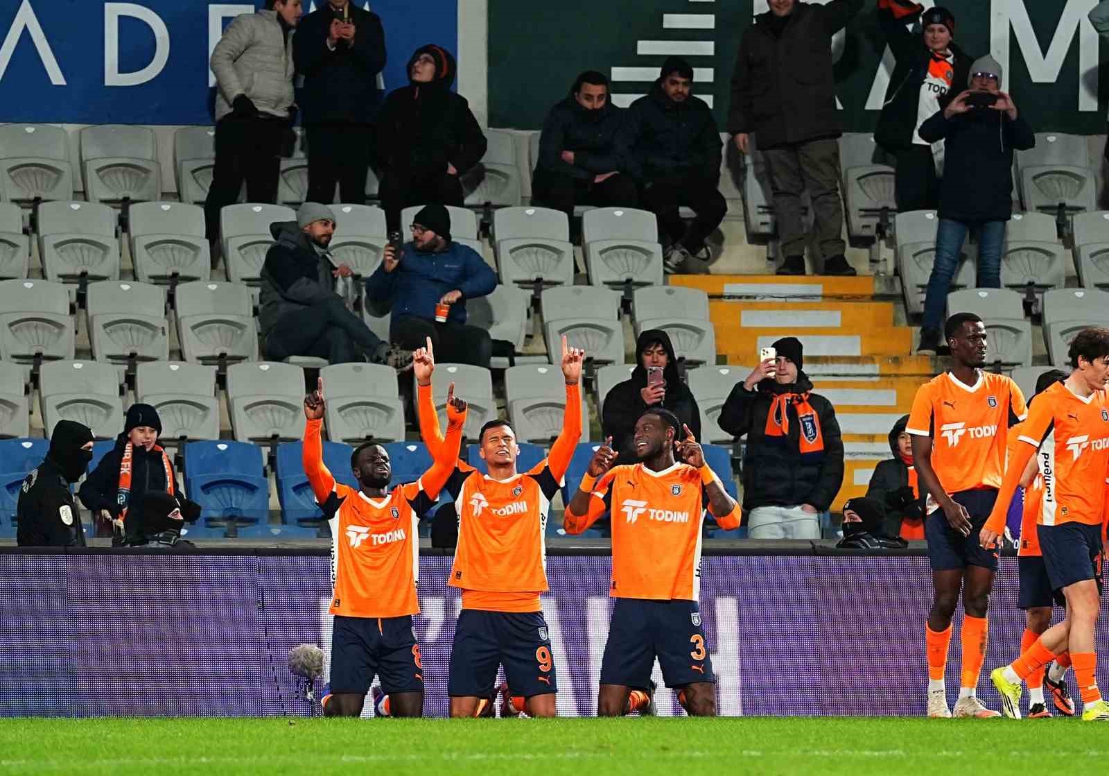 Trendyol Süper Lig: RAMS Başakşehir: 2 - Konyaspor: 0 (Maç sonucu)

