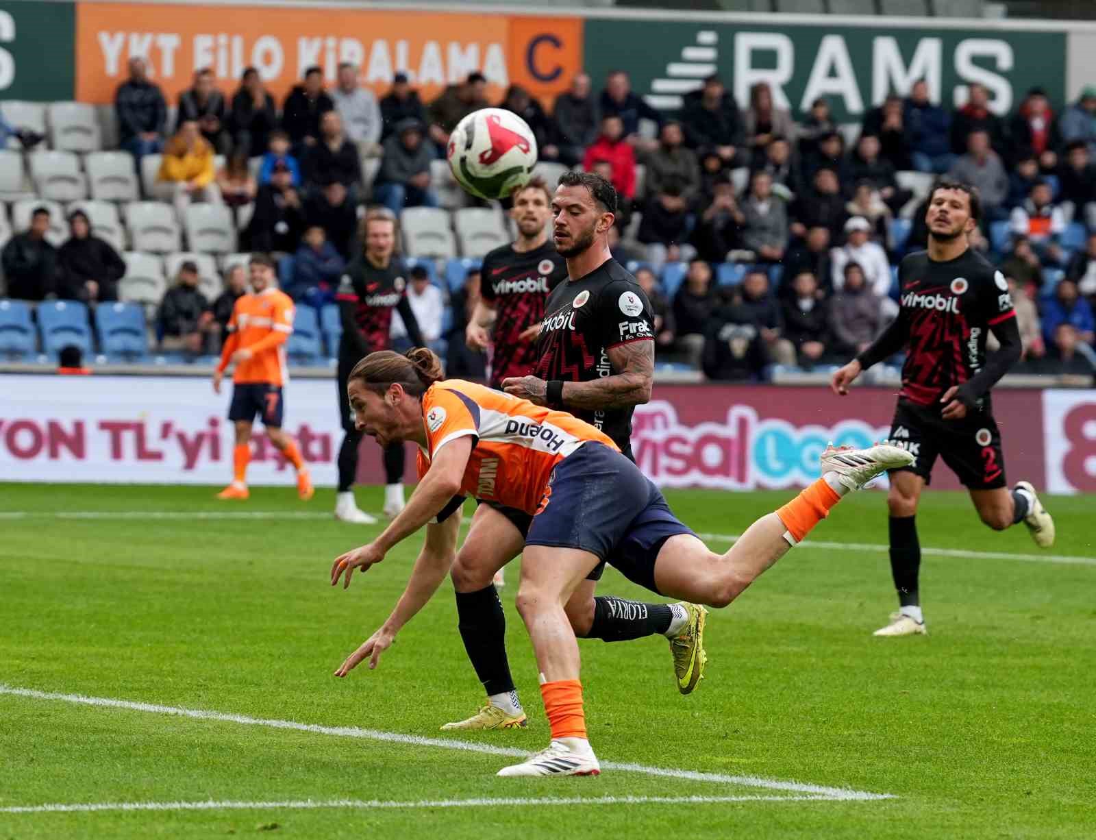 Trendyol Süper Lig: RAMS Başakşehir: 3 - Gençlerbirliği: 0 (Maç sonucu)
