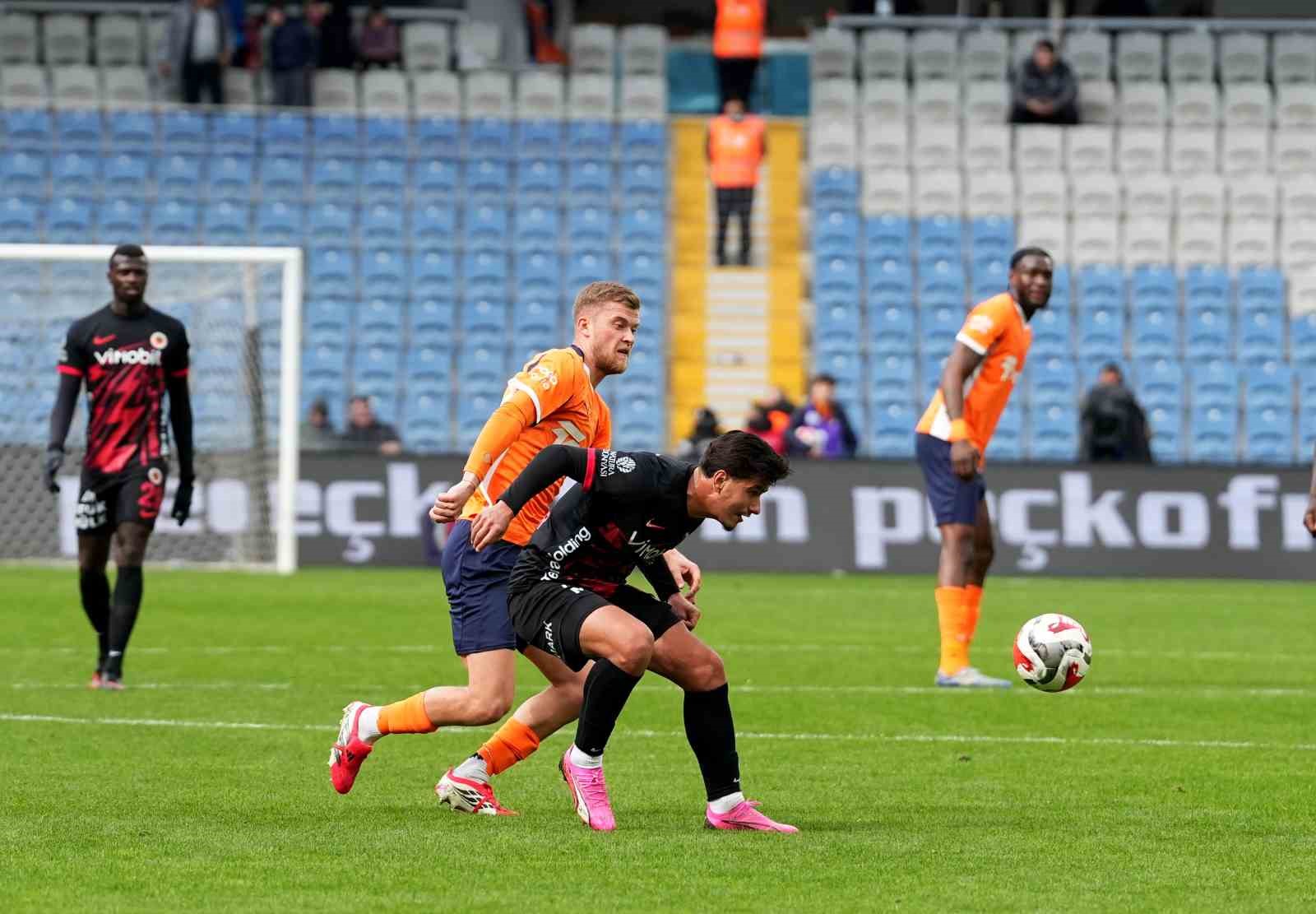 Trendyol Süper Lig: RAMS Başakşehir: 3 - Gençlerbirliği: 0 (Maç sonucu)
