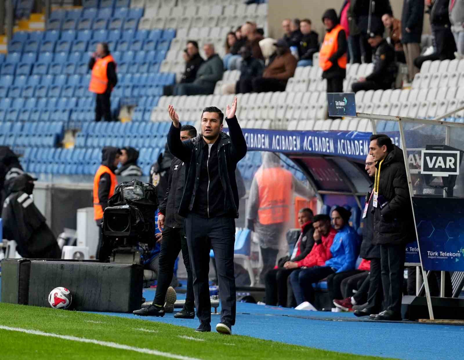 Trendyol Süper Lig: RAMS Başakşehir: 3 - Gençlerbirliği: 0 (Maç sonucu)
