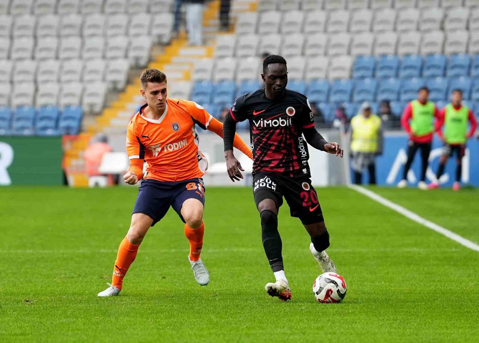 Trendyol Süper Lig: RAMS Başakşehir: 3 - Gençlerbirliği: 0 (Maç sonucu)
