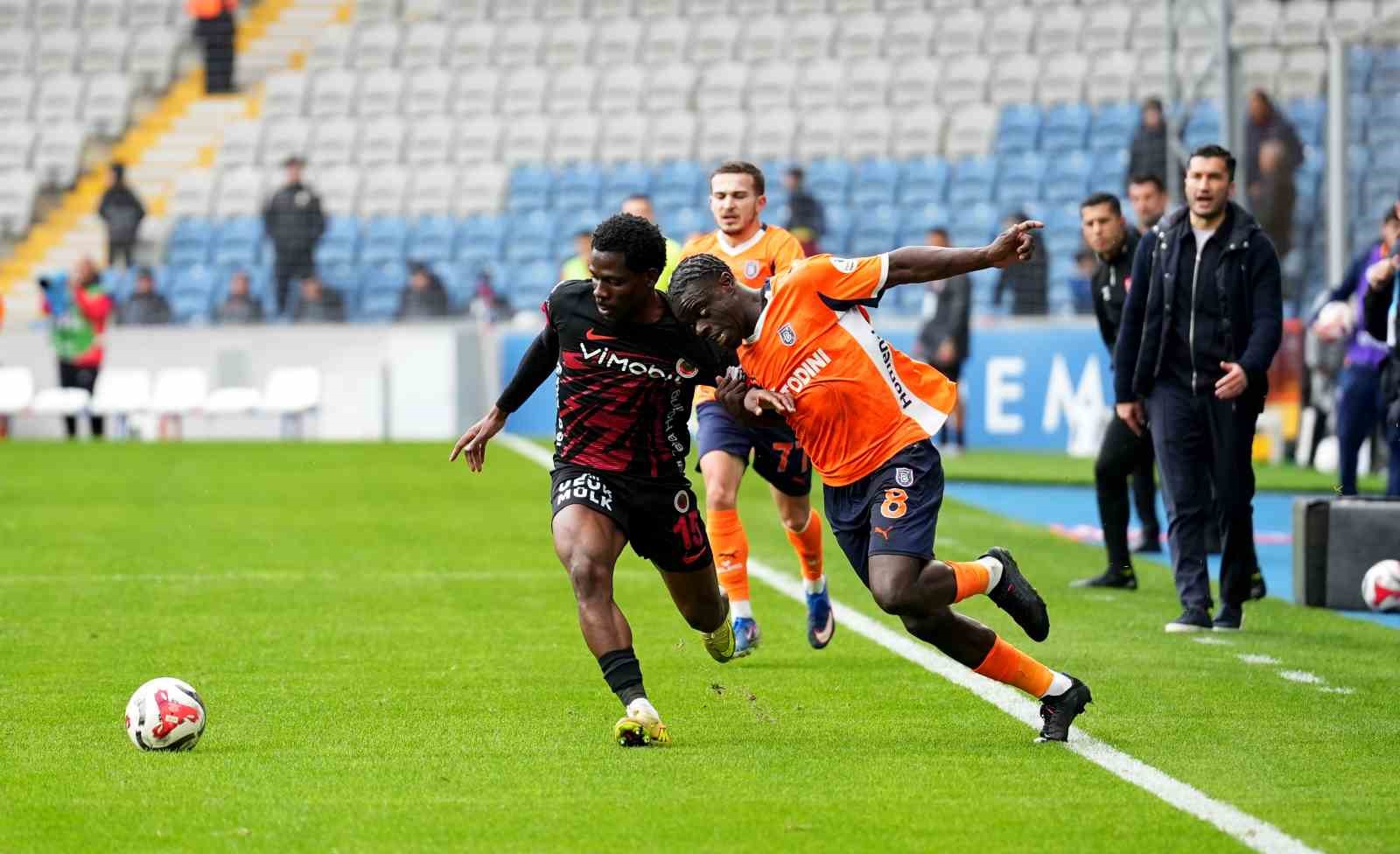 Trendyol Süper Lig: RAMS Başakşehir: 3 - Gençlerbirliği: 0 (Maç sonucu)
