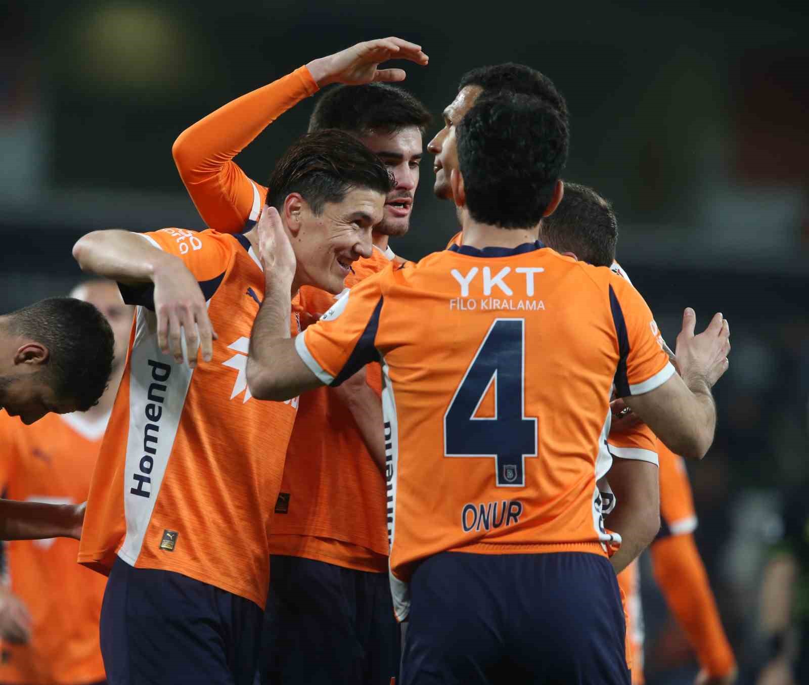 Trendyol Süper Lig: RAMS Başakşehir: 4 - Kasımpaşa: 0 (Maç sonucu)
