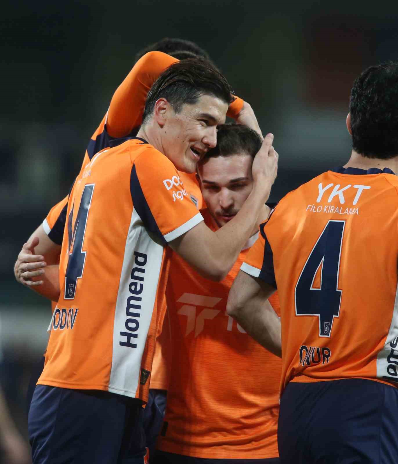 Trendyol Süper Lig: RAMS Başakşehir: 4 - Kasımpaşa: 0 (Maç sonucu)
