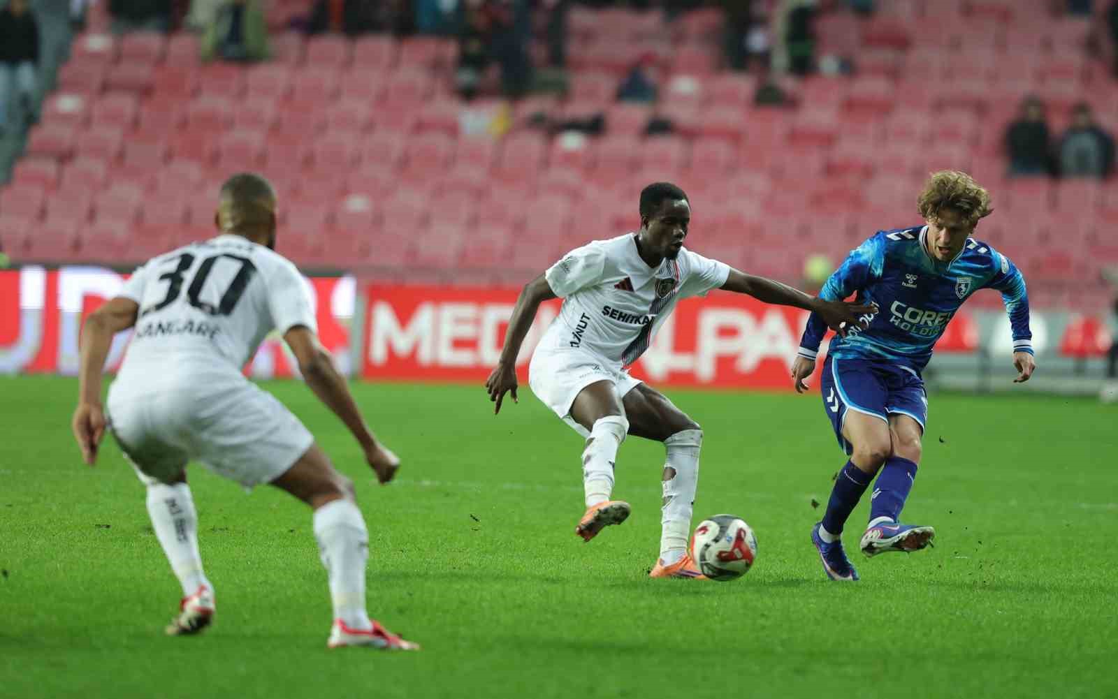 Trendyol Süper Lig: Samsunspor: 0 - Gaziantep FK: 0 (İlk yarı)
Trendyol Süper Lig: Samsunspor: 0 - Gaziantep FK: 0 (İlk yarı)