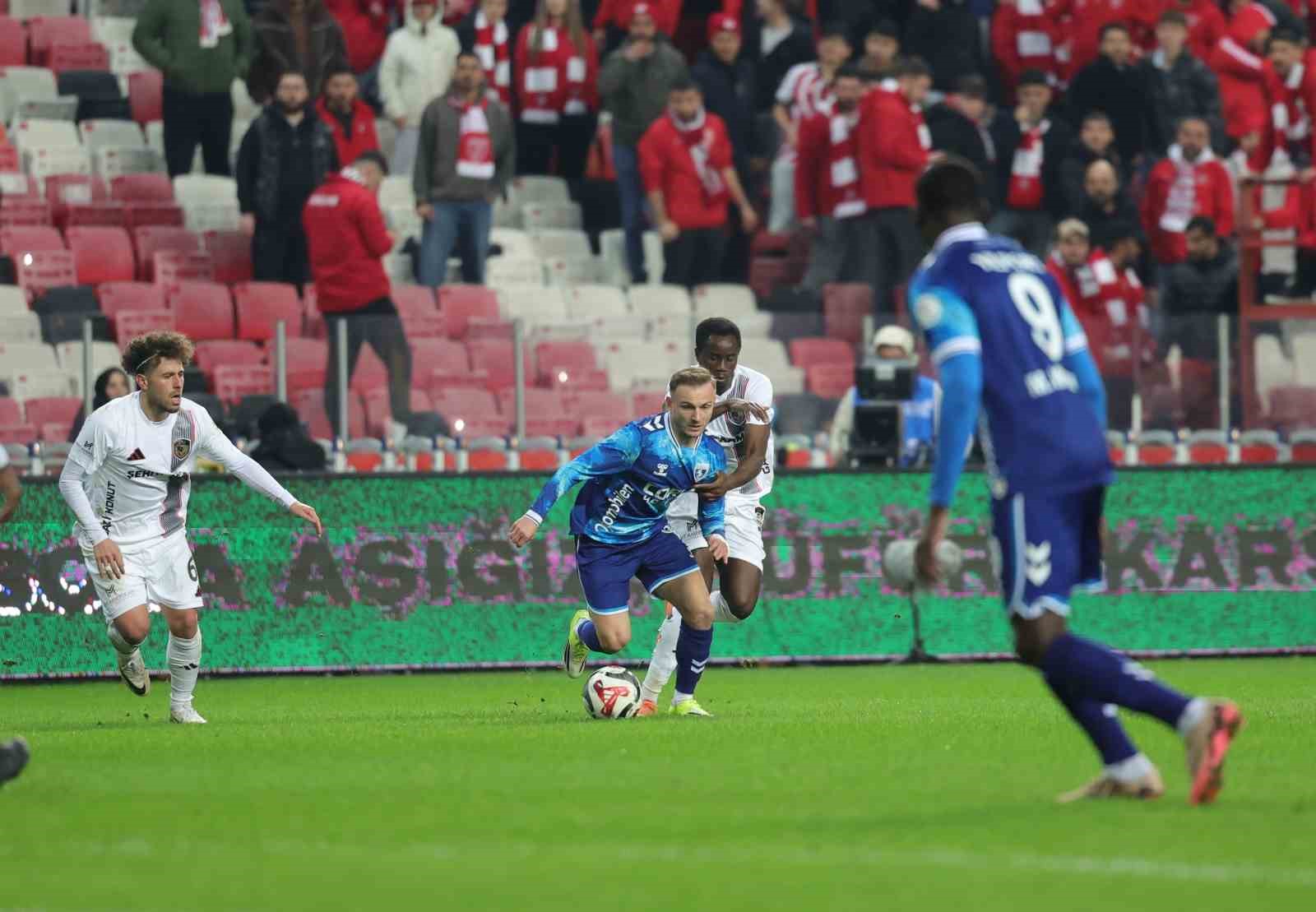 Trendyol Süper Lig: Samsunspor: 0 - Gaziantep FK: 0 (İlk yarı)
Trendyol Süper Lig: Samsunspor: 0 - Gaziantep FK: 0 (İlk yarı)