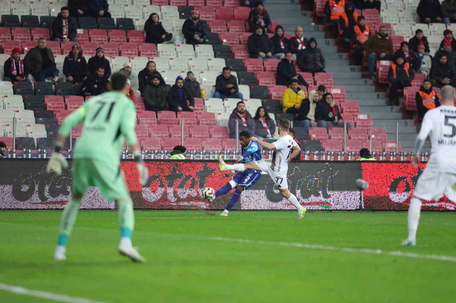 Trendyol Süper Lig: Samsunspor: 0 - Gaziantep FK: 0 (İlk yarı)
Trendyol Süper Lig: Samsunspor: 0 - Gaziantep FK: 0 (İlk yarı)