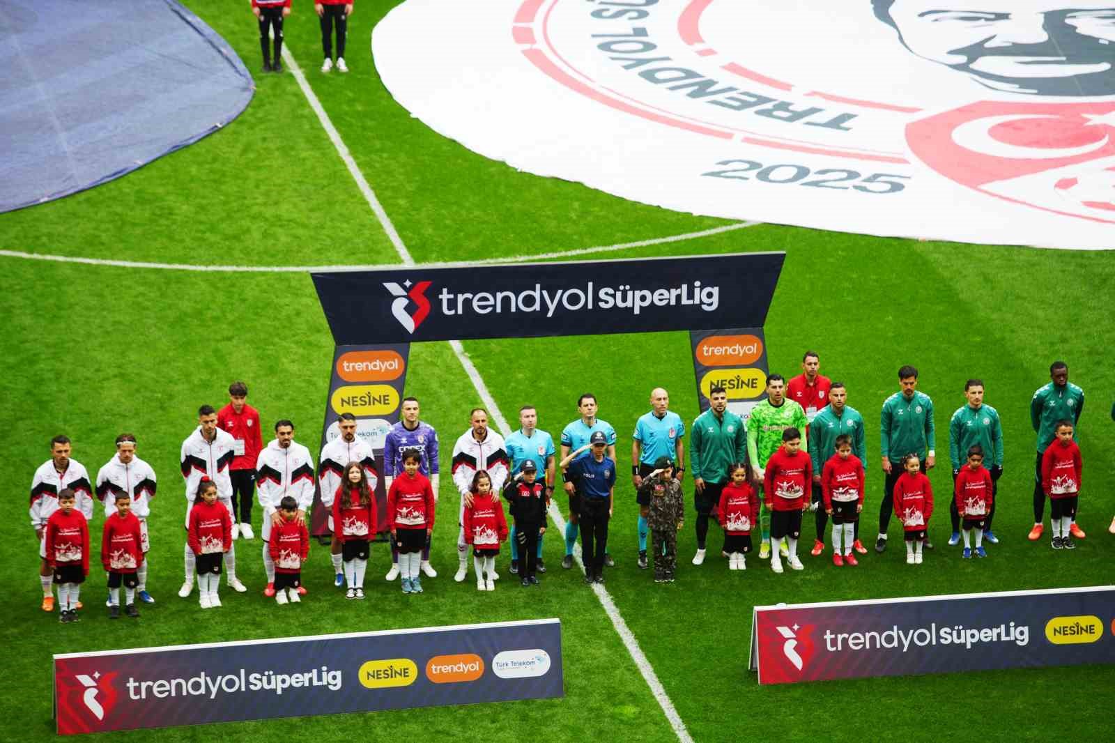 Trendyol Süper Lig: Samsunspor: 0 - Konyaspor: 0 (Maç devam ediyor)
