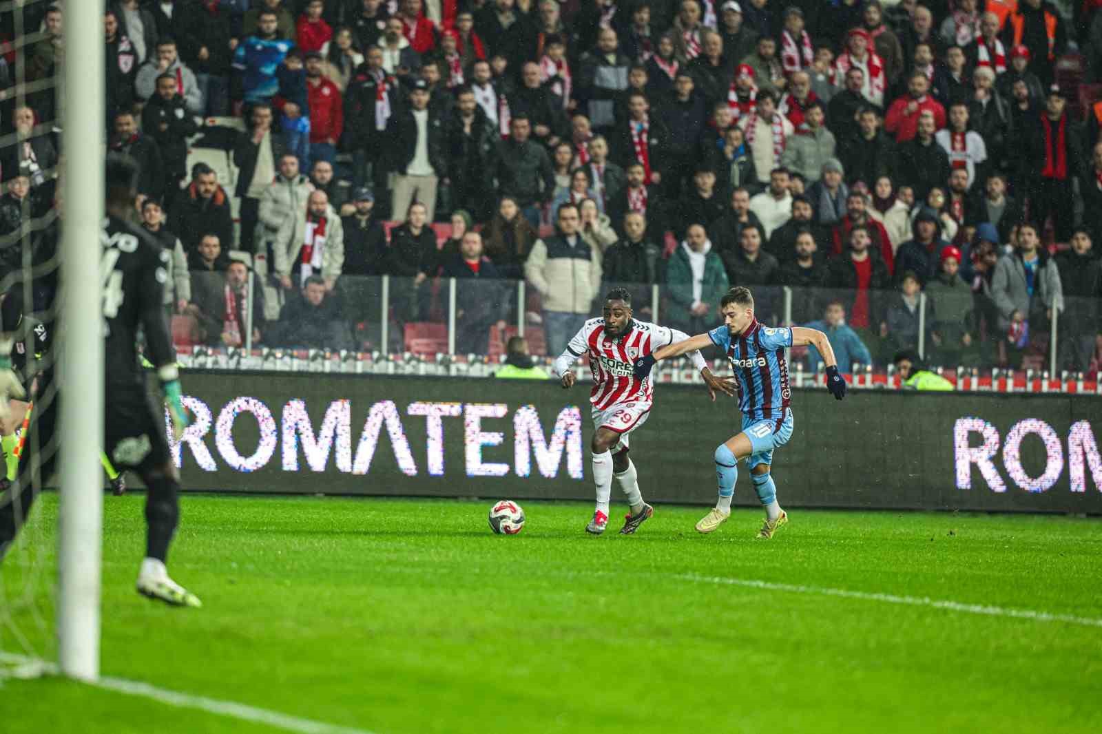 Trendyol Süper Lig: Samsunspor: 0 - Trabzonspor: 1 (İlk yarı)
