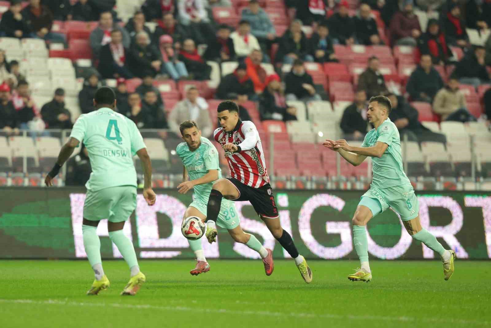 Trendyol Süper Lig: Samsunspor: 1 - Kayserispor: 0 (İlk yarı)
Trendyol Süper Lig: Samsunspor: 1 - Kayserispor: 0 (İlk yarı)