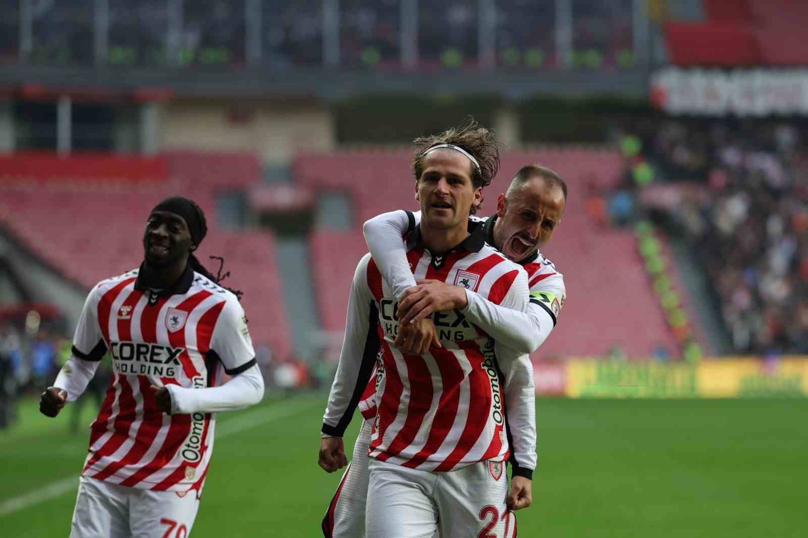 Trendyol Süper Lig: Samsunspor: 2 - Beşiktaş: 1 (Maç sonucu)
