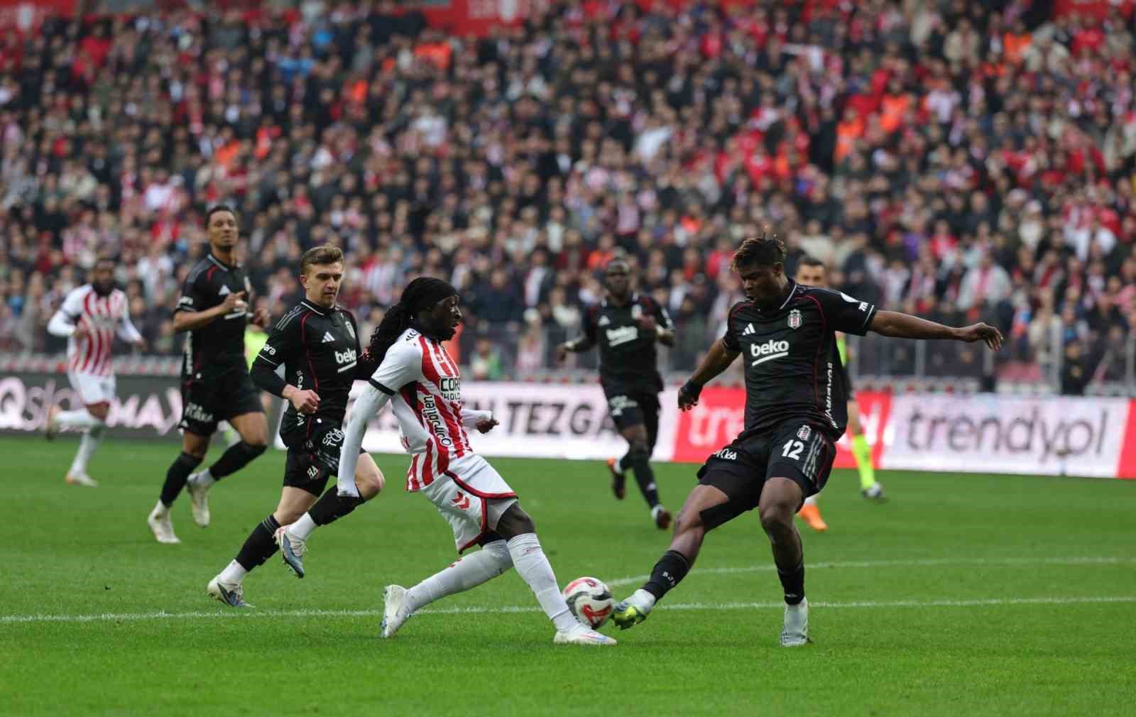 Trendyol Süper Lig: Samsunspor: 2 - Beşiktaş: 1 (Maç sonucu)

