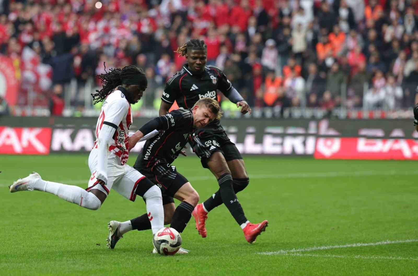 Trendyol Süper Lig: Samsunspor: 2 - Beşiktaş: 1 (Maç sonucu)
