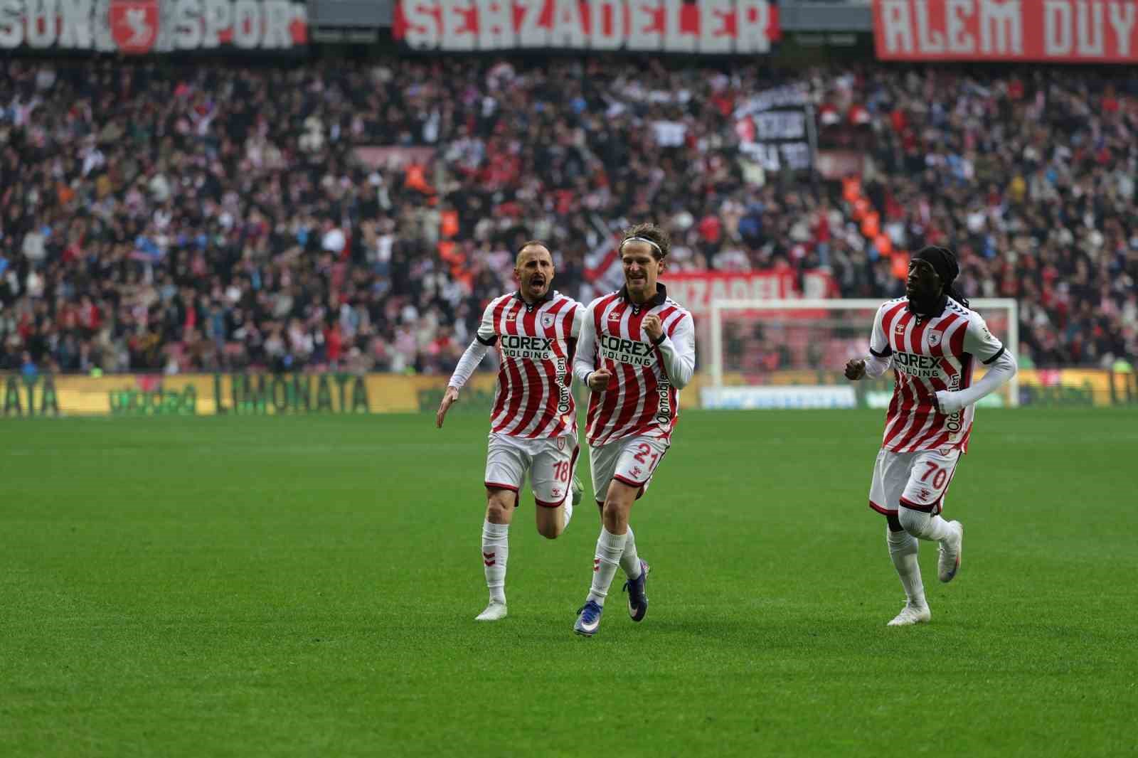 Trendyol Süper Lig: Samsunspor: 2 - Beşiktaş: 1 (Maç sonucu)
