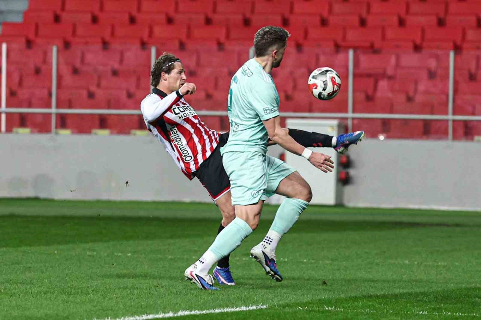 Trendyol Süper Lig: Samsunspor: 2 - Kayserispor: 1 (Maç sonucu)
Trendyol Süper Lig: Samsunspor: 2 - Kayserispor: 1 (Maç sonucu)