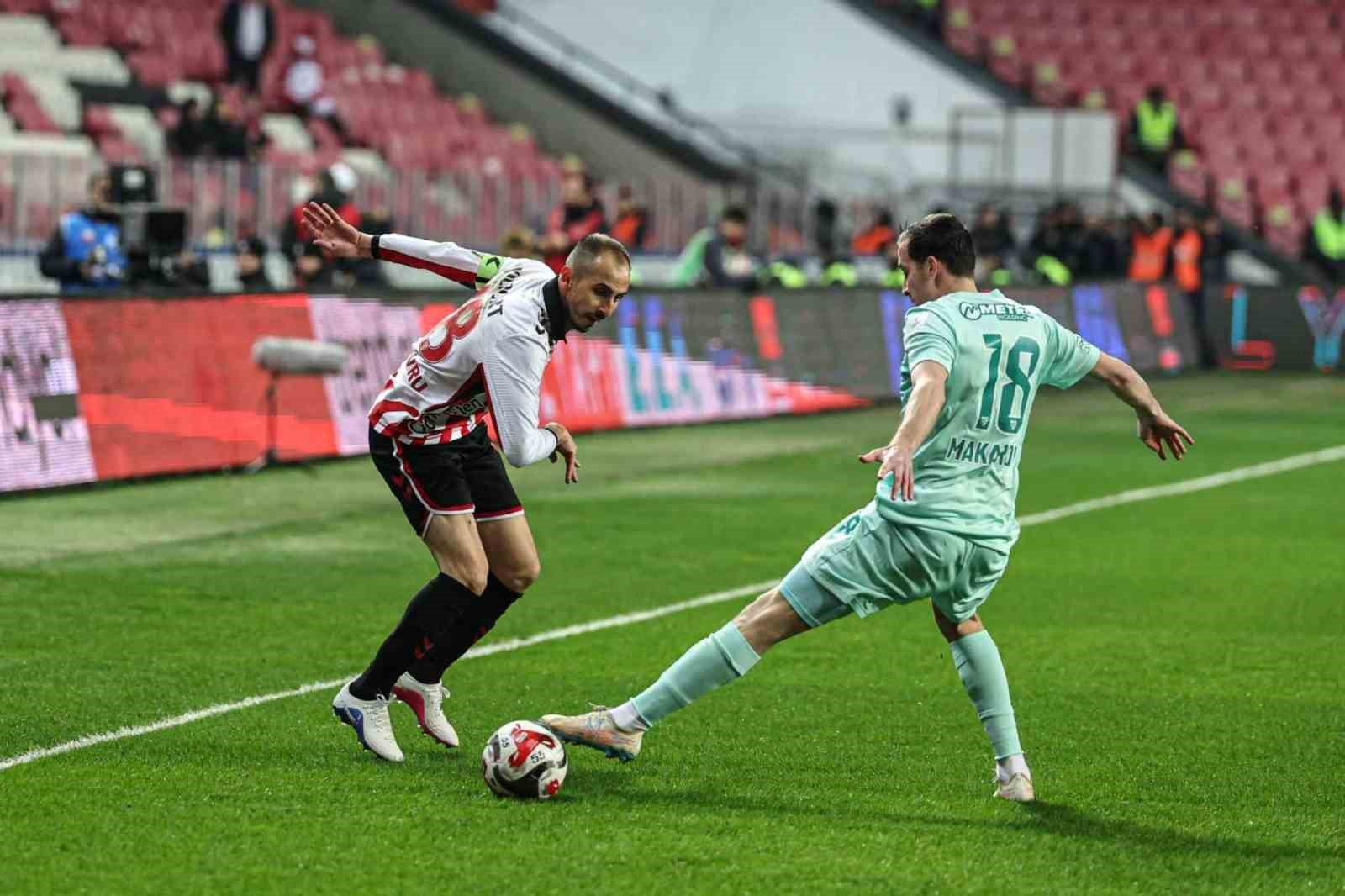Trendyol Süper Lig: Samsunspor: 2 - Kayserispor: 1 (Maç sonucu)
Trendyol Süper Lig: Samsunspor: 2 - Kayserispor: 1 (Maç sonucu)